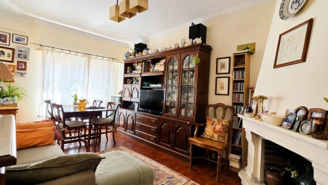 Apartamento T3 para Venda em Agualva e Mira-Sintra