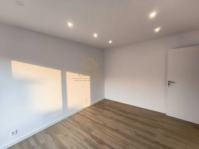 Apartamento T2 para Venda em Águas Livres Foto 11