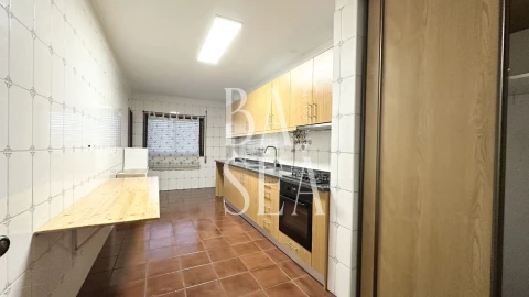 Apartamento T3 para Arrendamento em Lomar e Arcos