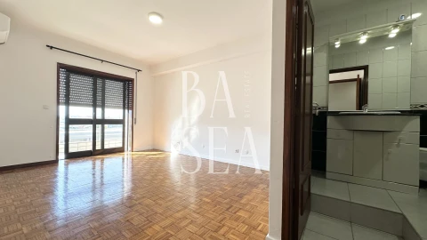 Apartamento T3 para Arrendamento em Lomar e Arcos