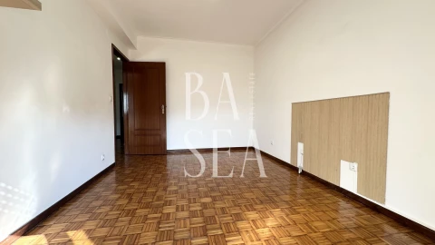 Apartamento T3 para Arrendamento em Lomar e Arcos