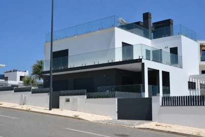 Moradia T4 para Venda em Sines