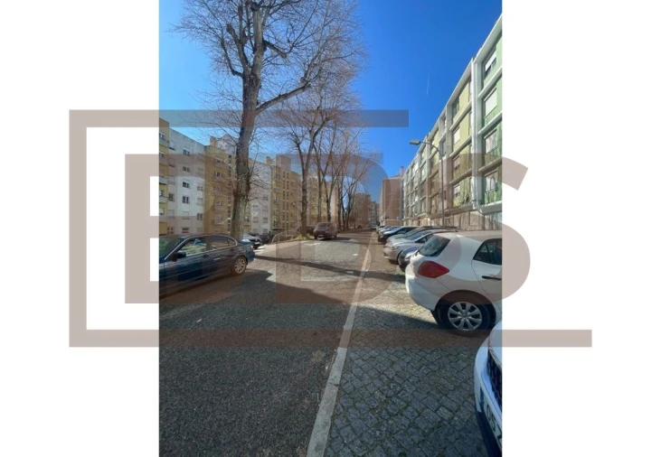 Apartamento T2 para Venda em Benfica Foto 35