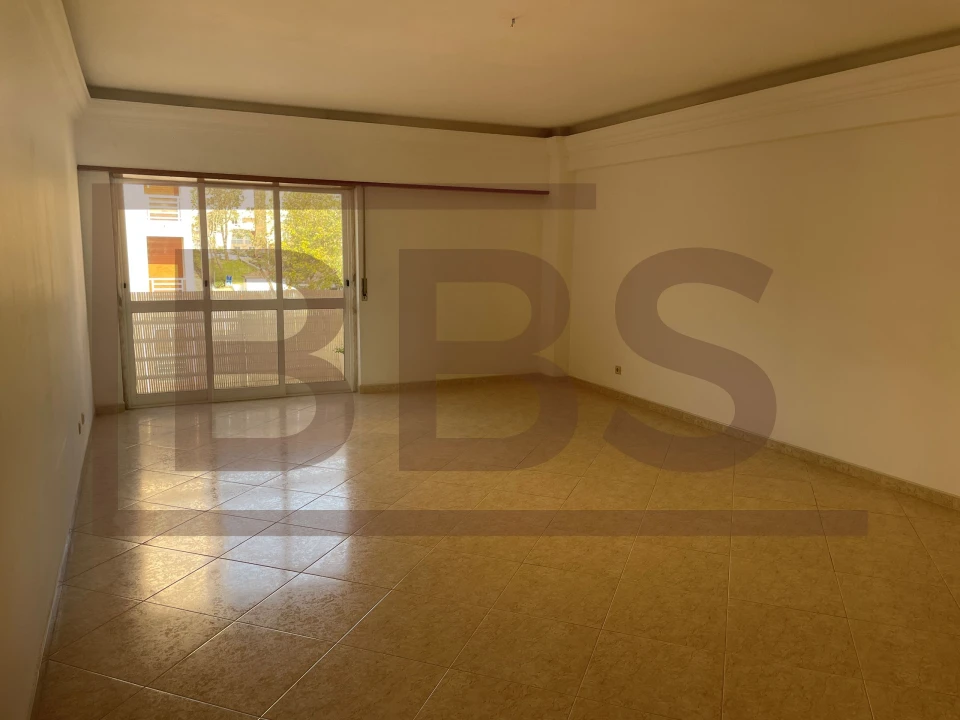 Apartamento T2 para Venda em Agualva e Mira-Sintra Foto 20