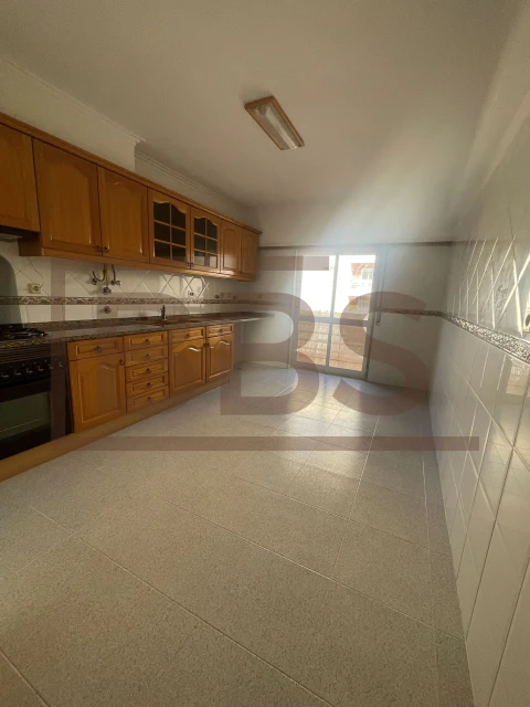 Apartamento T2 para Venda em Agualva e Mira-Sintra