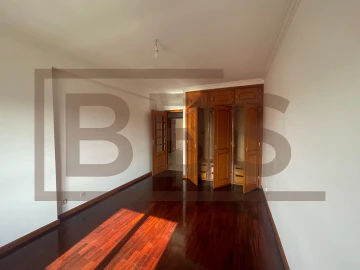 Apartamento T2 para Venda em Agualva e Mira-Sintra