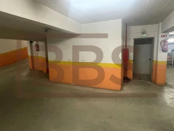 Apartamento T2 para Venda em Agualva e Mira-Sintra