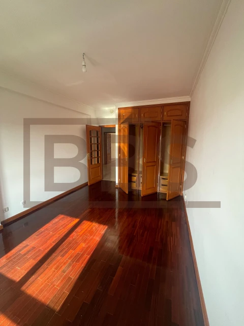 Apartamento T2 para Venda em Agualva e Mira-Sintra