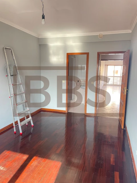 Apartamento T2 para Venda em Agualva e Mira-Sintra