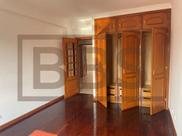 Apartamento T2 para Venda em Agualva e Mira-Sintra