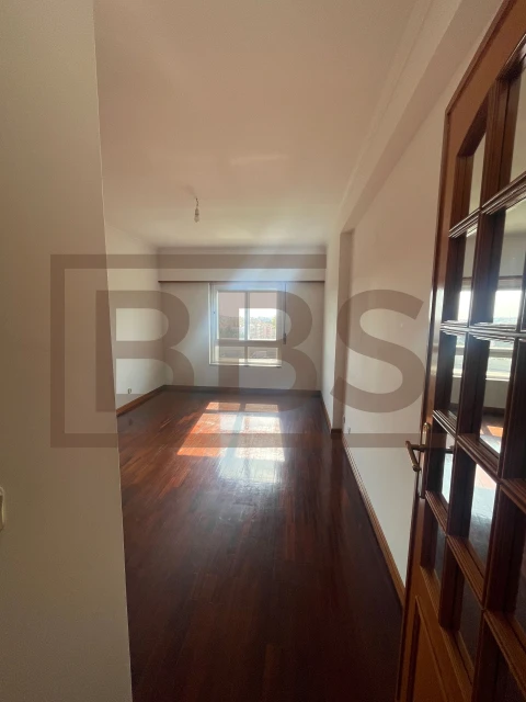 Apartamento T2 para Venda em Agualva e Mira-Sintra