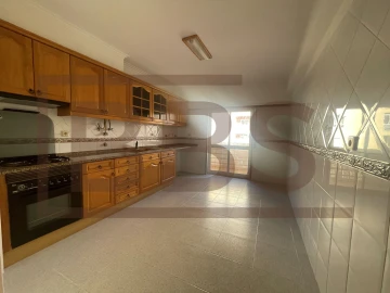 Apartamento T2 para Venda em Agualva e Mira-Sintra