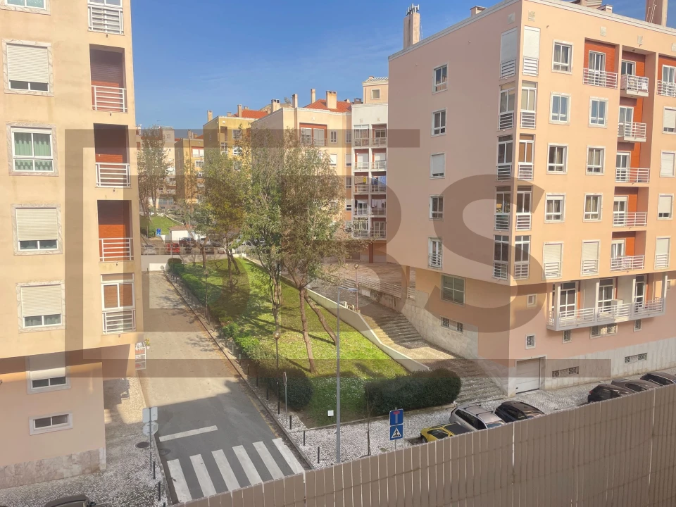 Apartamento T2 para Venda em Agualva e Mira-Sintra Foto 28