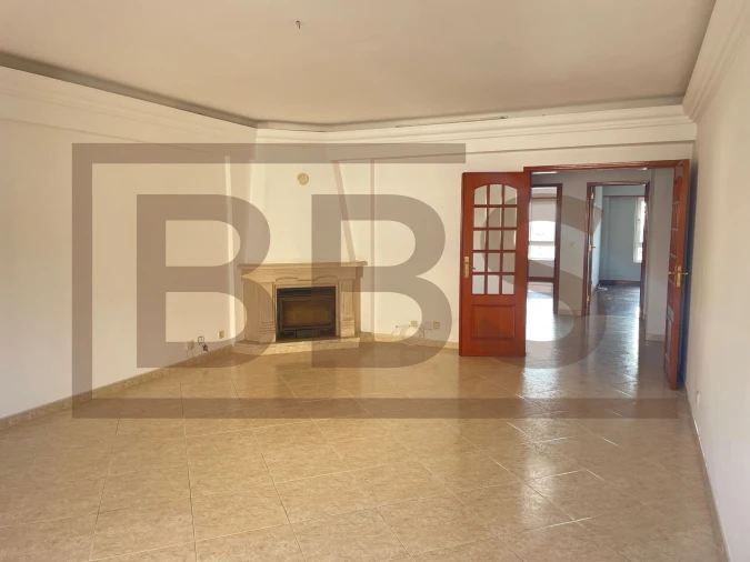 Apartamento T2 para Venda em Agualva e Mira-Sintra Foto 24