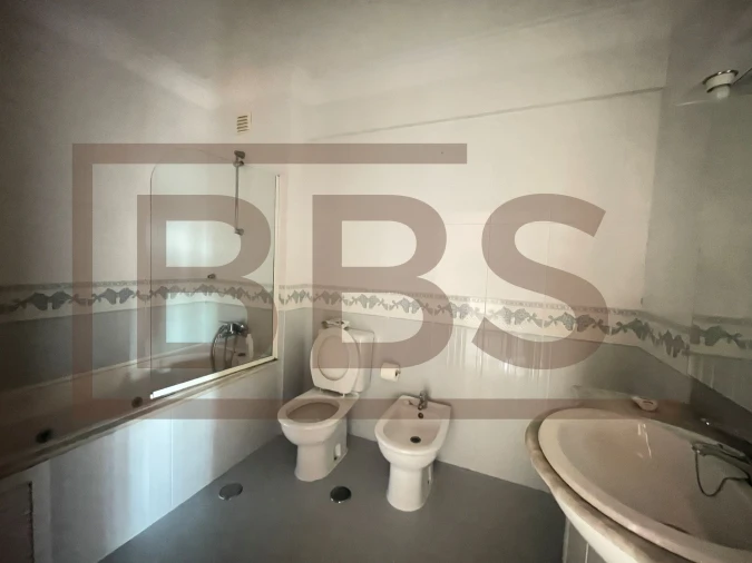 Apartamento T2 para Venda em Agualva e Mira-Sintra Foto 44