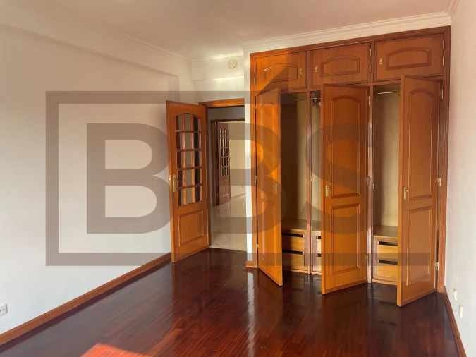 Apartamento T2 para Venda em Agualva e Mira-Sintra Foto 51