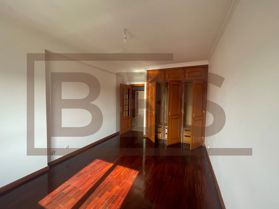 Apartamento T2 para Venda em Agualva e Mira-Sintra Foto 52