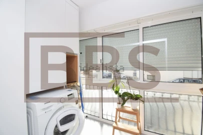 Apartamento T3 para Venda em Carcavelos e Parede