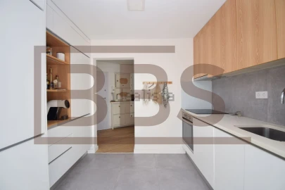 Apartamento T3 para Venda em Carcavelos e Parede