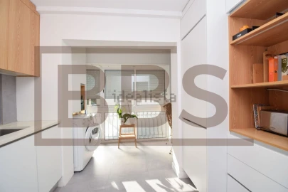 Apartamento T3 para Venda em Carcavelos e Parede