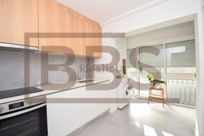 Apartamento T3 para Venda em Carcavelos e Parede