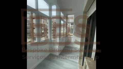 Apartamento T2 para Venda em Oeiras e São Julião da Barra, Paço de Arcos e Caxias