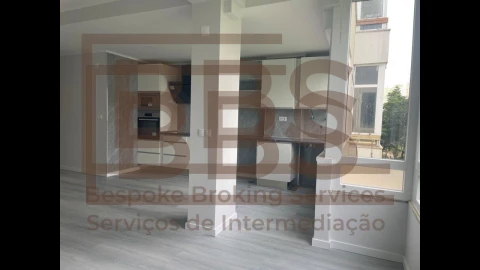 Apartamento T2 para Venda em Oeiras e São Julião da Barra, Paço de Arcos e Caxias