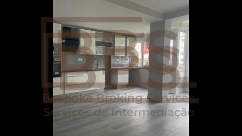 Apartamento T2 para Venda em Oeiras e São Julião da Barra, Paço de Arcos e Caxias