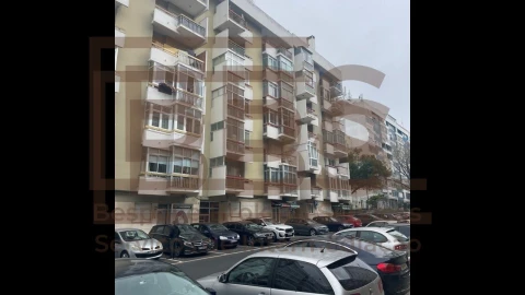 Apartamento T2 para Venda em Oeiras e São Julião da Barra, Paço de Arcos e Caxias