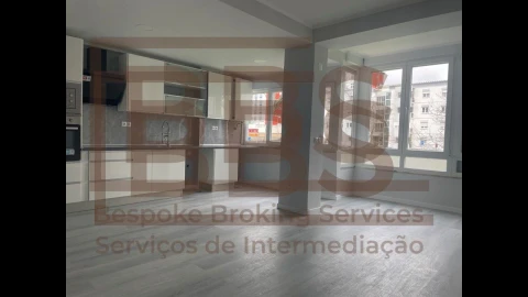 Apartamento T2 para Venda em Oeiras e São Julião da Barra, Paço de Arcos e Caxias