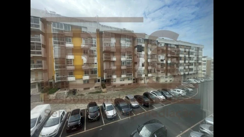 Apartamento T2 para Venda em Oeiras e São Julião da Barra, Paço de Arcos e Caxias