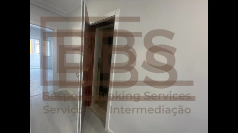 Apartamento T2 para Venda em Oeiras e São Julião da Barra, Paço de Arcos e Caxias