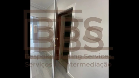 Apartamento T2 para Venda em Oeiras e São Julião da Barra, Paço de Arcos e Caxias