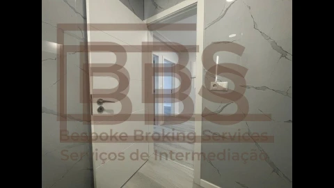 Apartamento T2 para Venda em Oeiras e São Julião da Barra, Paço de Arcos e Caxias