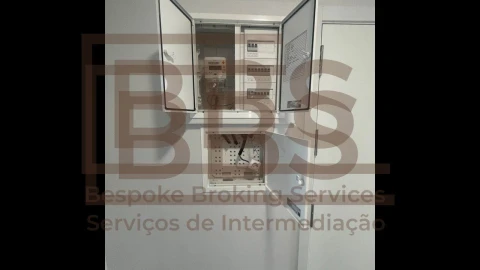 Apartamento T2 para Venda em Oeiras e São Julião da Barra, Paço de Arcos e Caxias