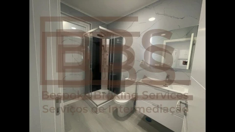 Apartamento T2 para Venda em Oeiras e São Julião da Barra, Paço de Arcos e Caxias
