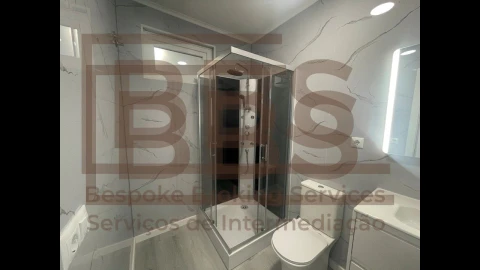 Apartamento T2 para Venda em Oeiras e São Julião da Barra, Paço de Arcos e Caxias