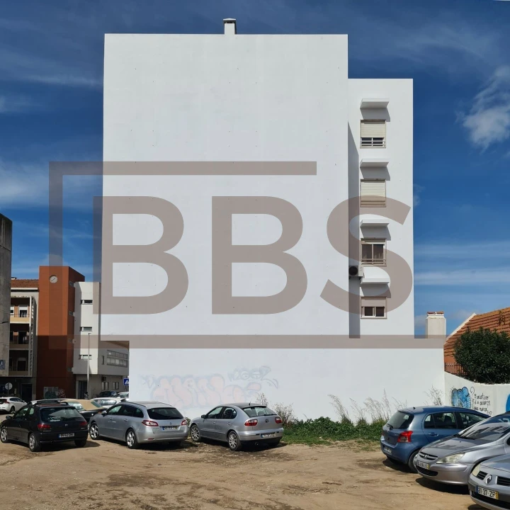 Prédio para Venda em Barreiro e Lavradio Foto 2