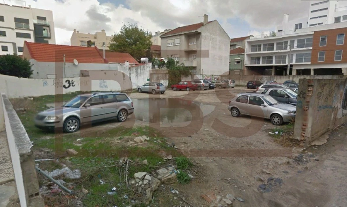 Prédio para Venda em Barreiro e Lavradio Foto 12