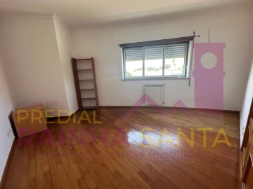 Apartamento T4 para Venda em São Martinho do Bispo e Ribeira de Frades