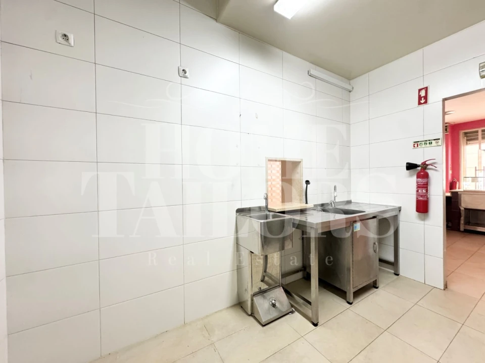 Loja para Arrendamento em Carnide Foto 17