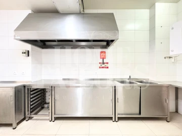 Loja para Arrendamento em Carnide