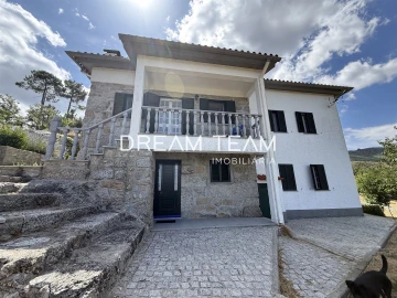 Quinta T5 para Venda em Santa Marinha e São Martinho