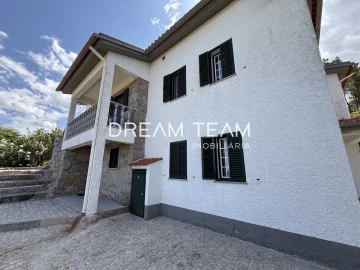 Quinta T5 para Venda em Santa Marinha e São Martinho