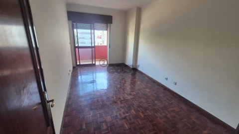 Apartamento T2 para Venda em Algueirão-Mem Martins