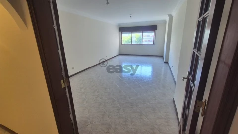 Apartamento T2 para Venda em Algueirão-Mem Martins