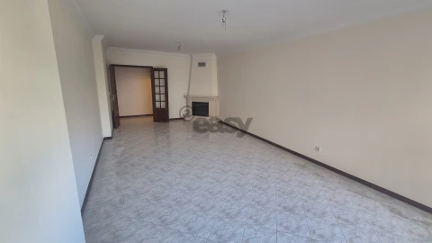 Apartamento T2 para Venda em Algueirão-Mem Martins