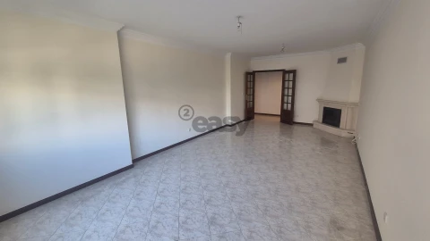 Apartamento T2 para Venda em Algueirão-Mem Martins