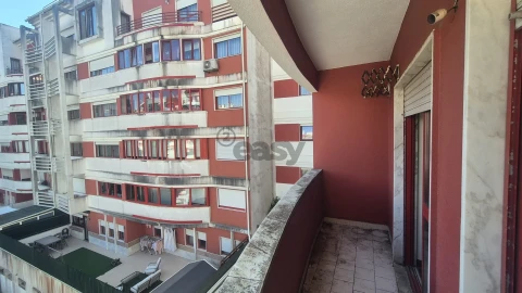 Apartamento T2 para Venda em Algueirão-Mem Martins