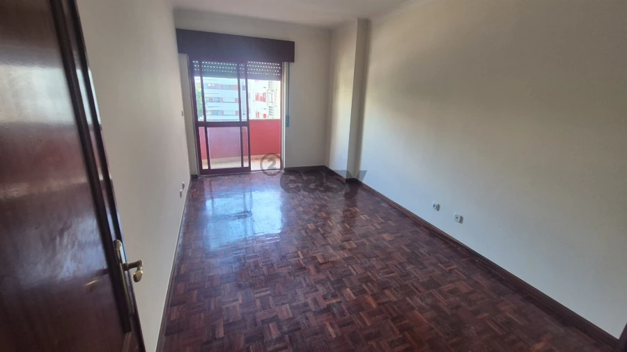 Apartamento T2 para Venda em Algueirão-Mem Martins Foto 11